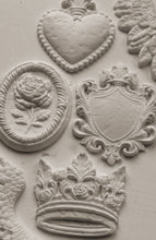 Load image into Gallery viewer, Q2 Heraldry